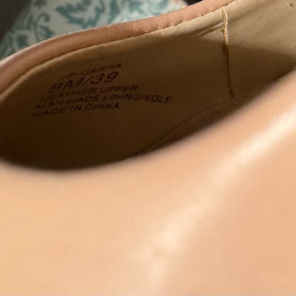 VINCE CAMUTO Tan Leather Heels Pumps size 9 - Picture 15 of 15